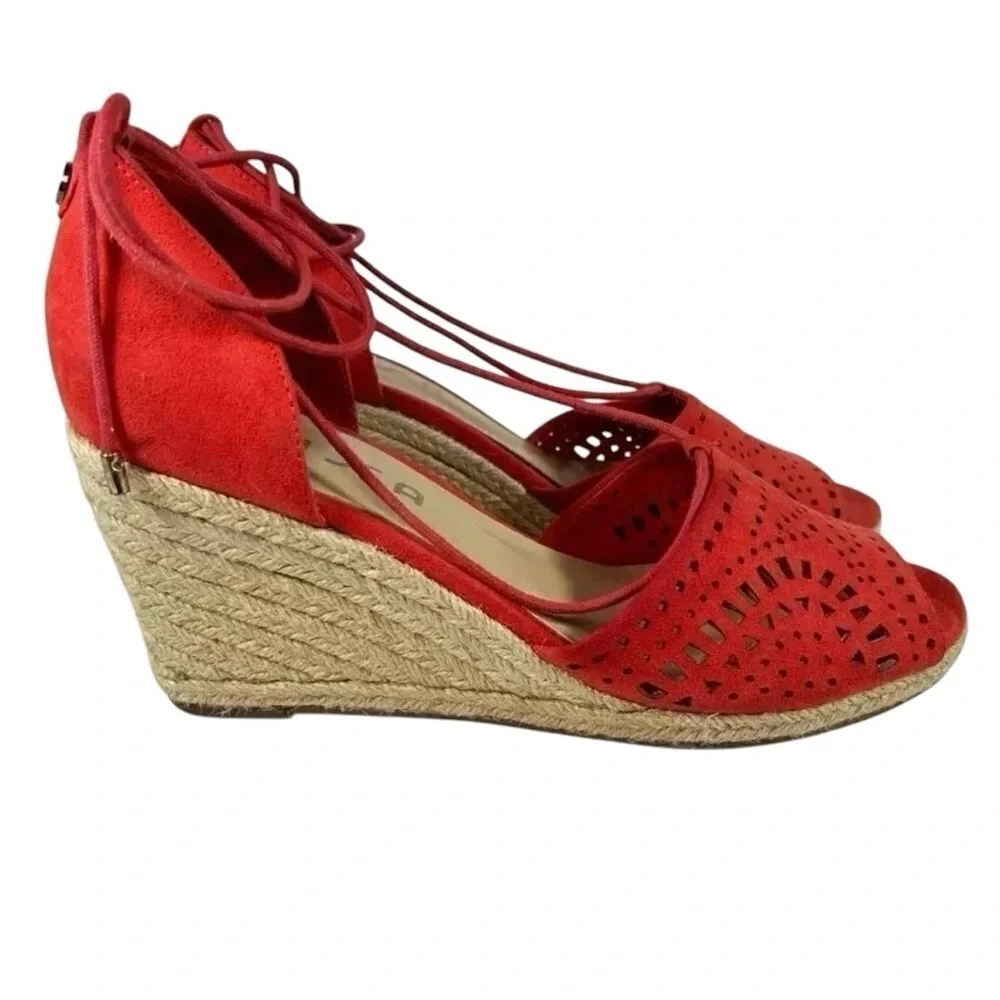 2/$30 UNISA Bionco-T Size 10M Suede Laser Cut Rope Ankle Wrap Jute Espadrilles